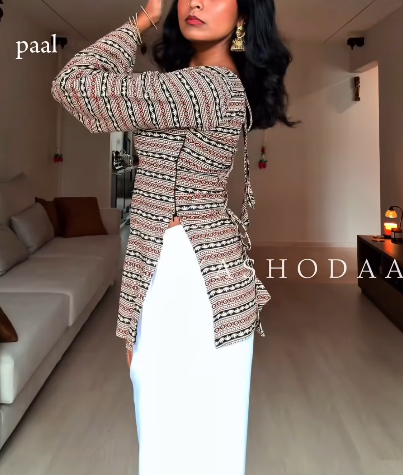 yaazhini corset in paal