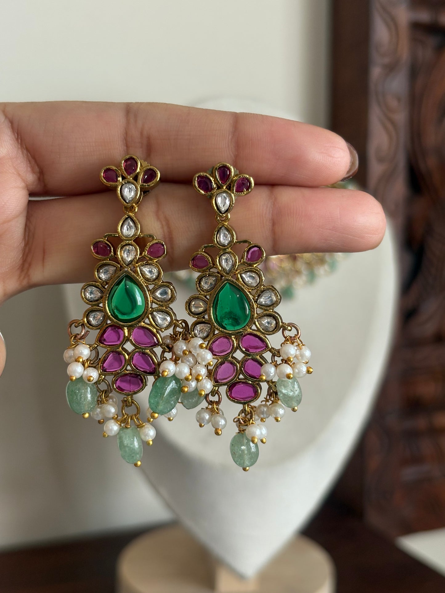 ITHALINI in sea green beads