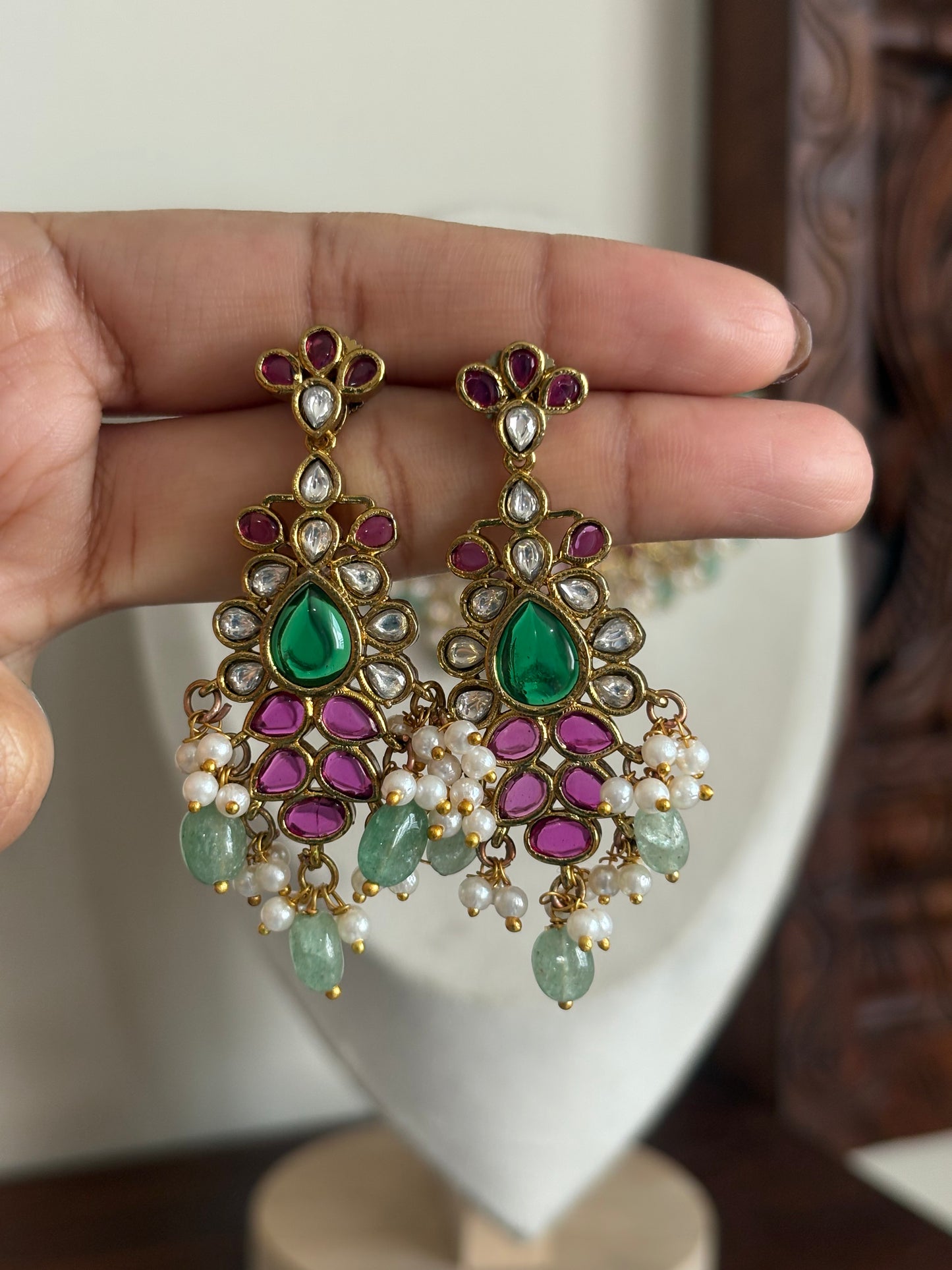 ITHALINI in sea green beads