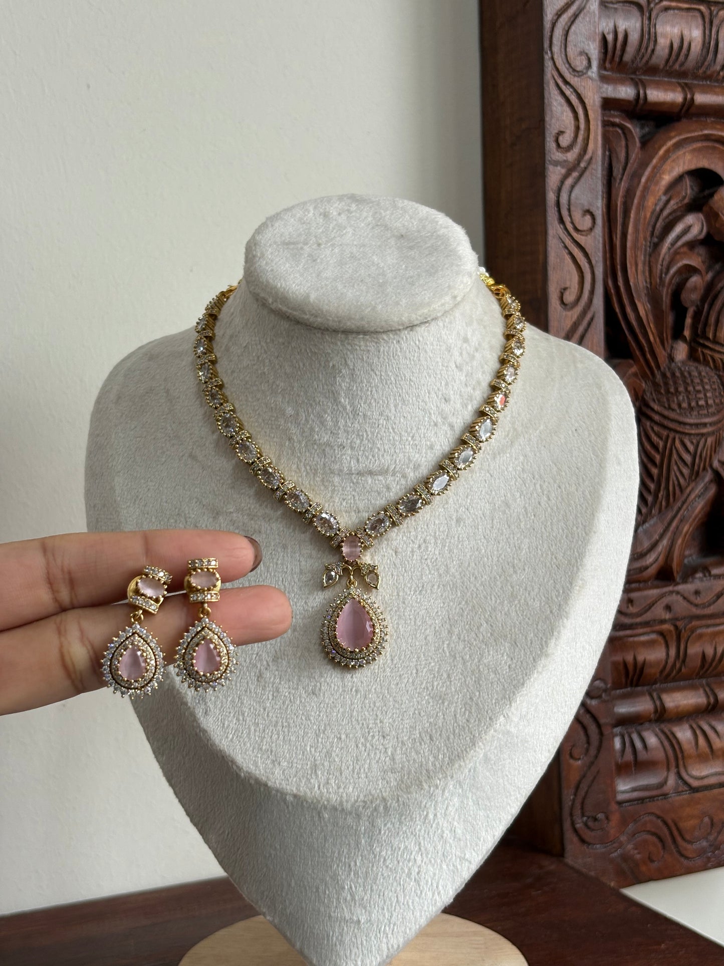 ISHITA blush