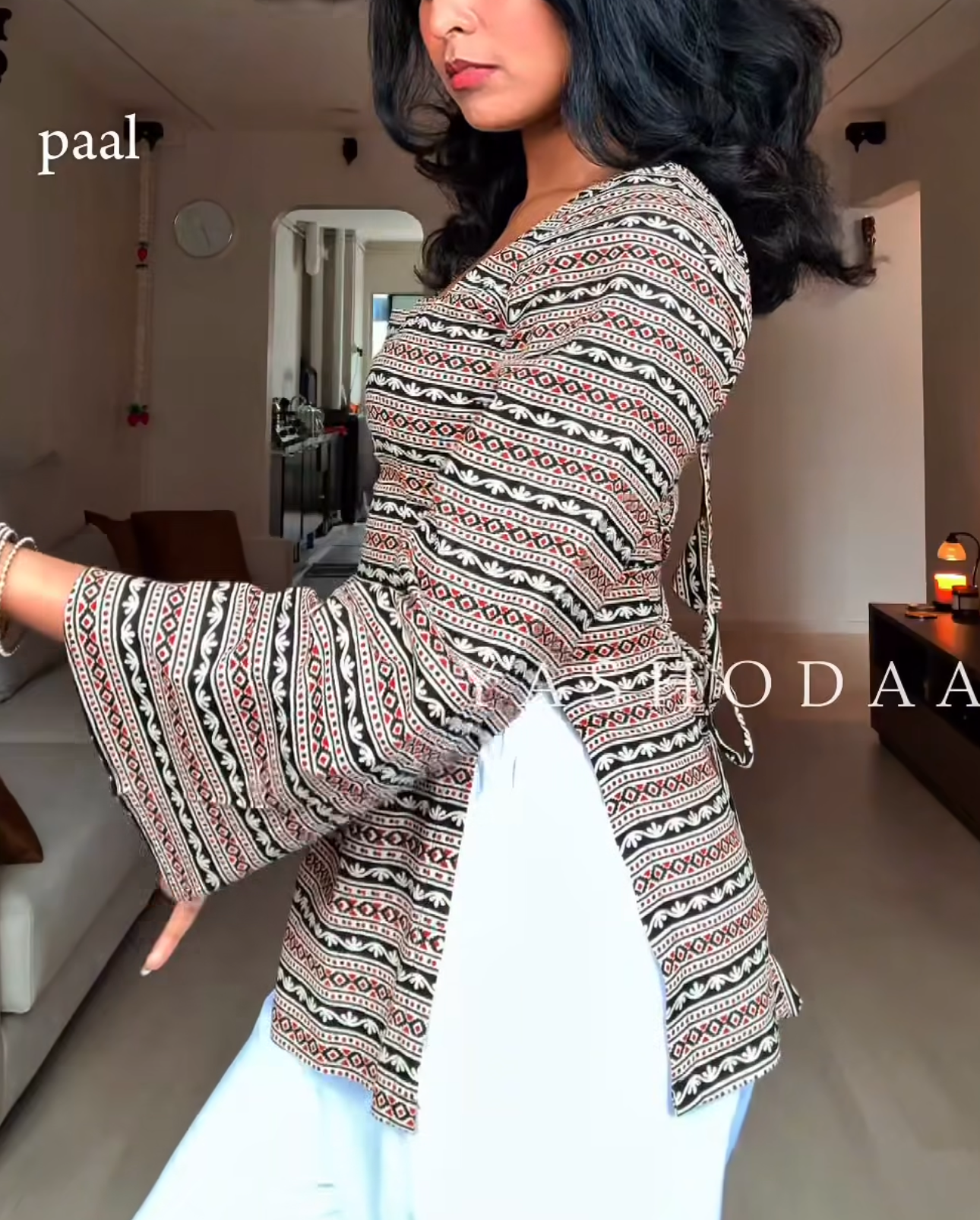 yaazhini corset in paal