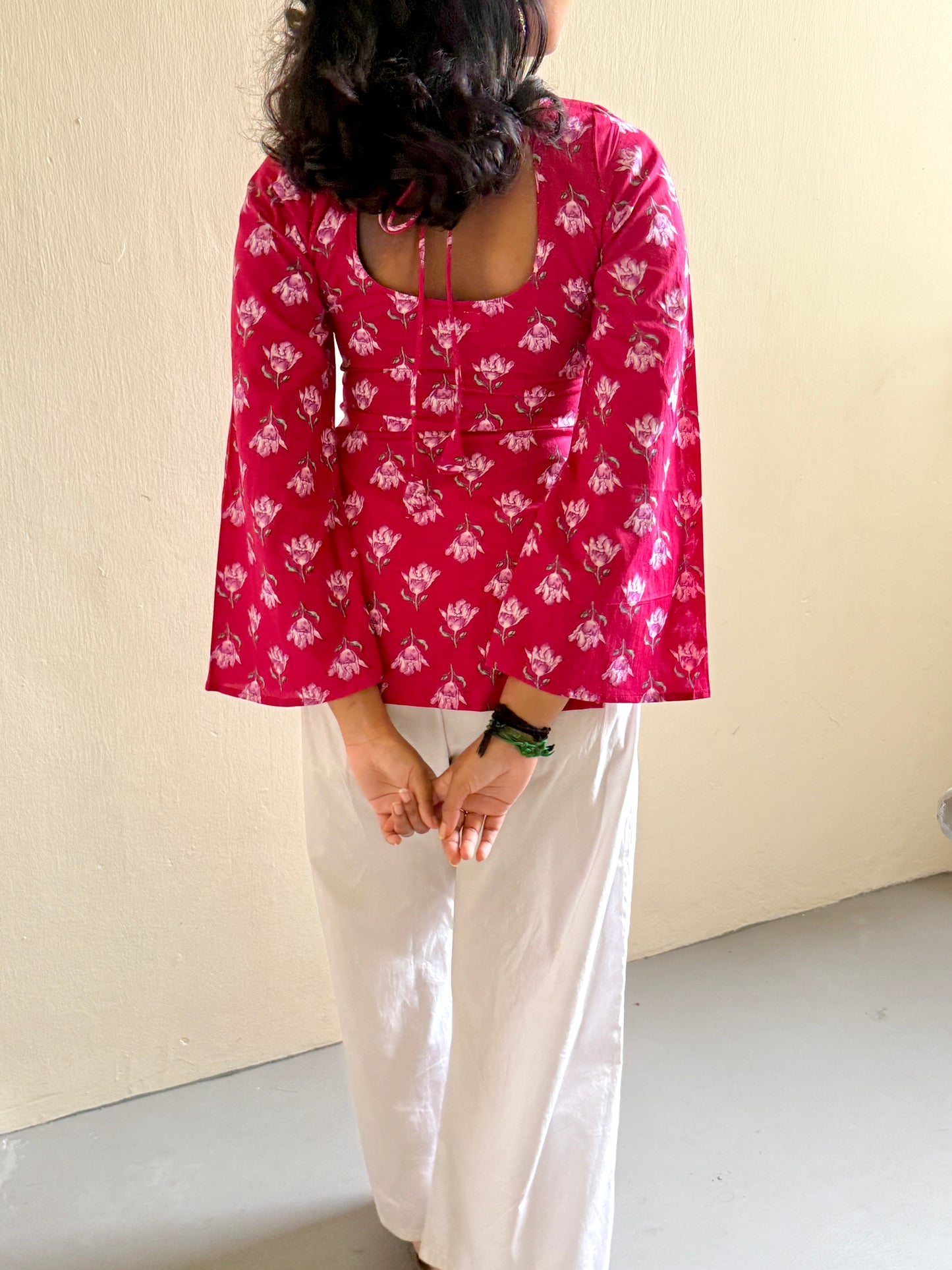 yaazhini in cranberry